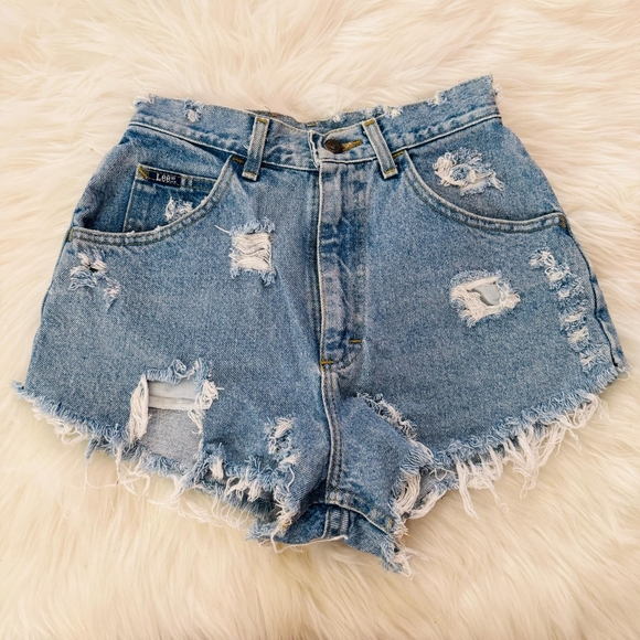 Lee Pants - 90s Vintage LEE Distressed Highwaist Denim Shorts.